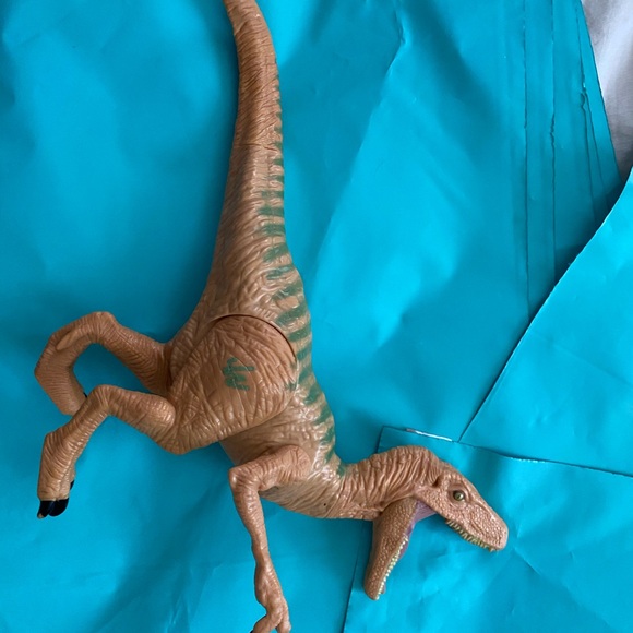 Jurassic World Velociraptor ECHO Raptor Dinosaur 10" Figure (Target Exclusive) - Picture 4 of 6